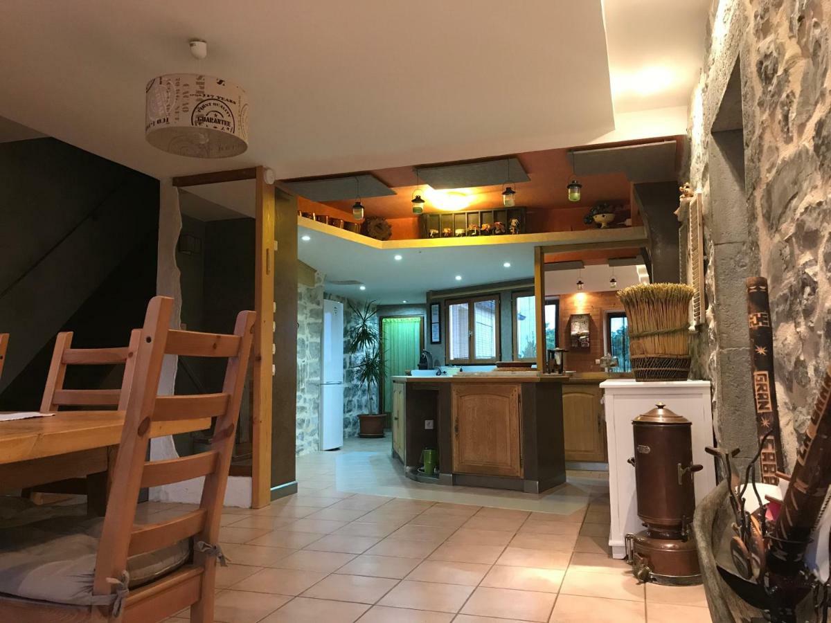 Mas De Guilhaumon Cote Hameau Villa Joyeuse Exterior photo