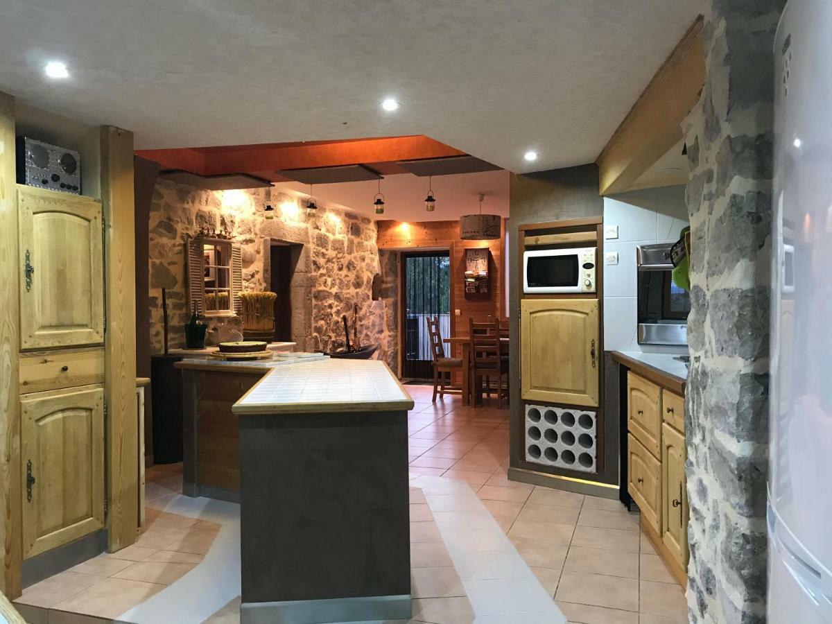 Mas De Guilhaumon Cote Hameau Villa Joyeuse Exterior photo